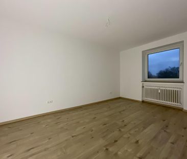 Bezugsfertige 3-Zimmer-Wohnung mit Balkon in Varel! - Photo 2