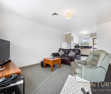 Light and Bright Secure Unit, Great Location, Close to the City! - Photo 6