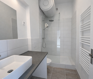 Location Appartement 2 pièces 42m² MARSEILLE 4ème - Photo 2