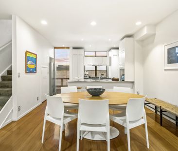 Steps to Ponsonby Road - Highly Spacious Townhouse with Garage + Ex... - Photo 6