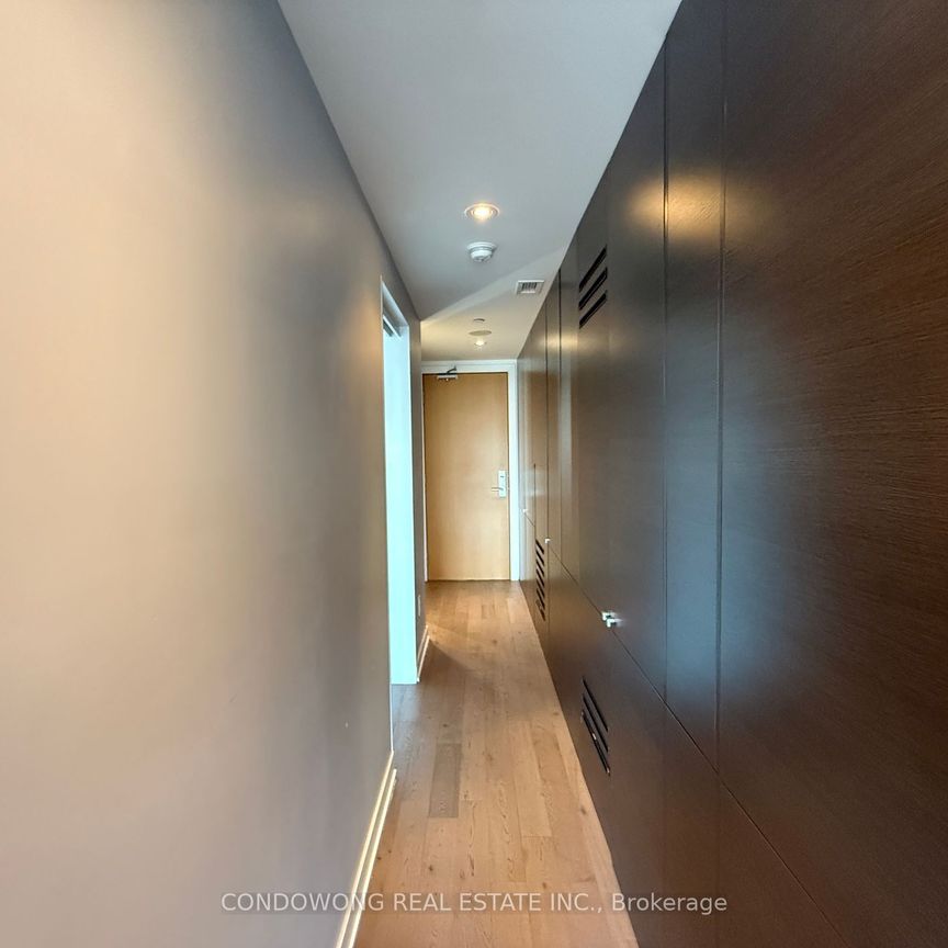 Thompson Residence Lofts 621-629 , #Ph1423 - Photo 1