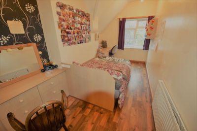 6 bedroom Flat in Hollybank, Leeds - Photo 4