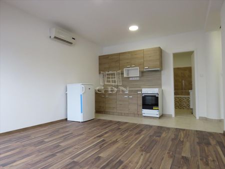 Kiadó felújított lakás - Székesfehérvár - Photo 3