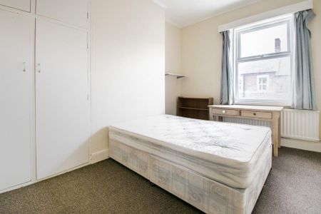 3 bedroom terraced house to rent - Photo 2