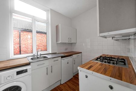 2 bedroom apartment to rent - Photo 5