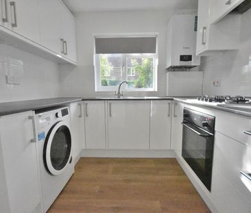 2 bedroom flat to rent, - Photo 3