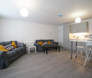 Apartment 2, 282 High Street - Photo 1