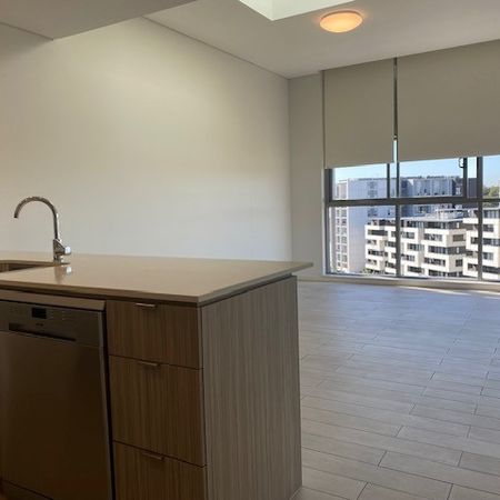 2nd floor light filled 2 bedroom unit - Photo 3