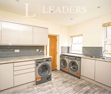 6 bedroom semi-detached house to rent - Photo 6