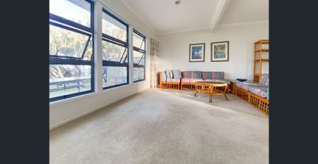 Fully Furnished Beachfront Retreat in Currimundi! - Photo 2