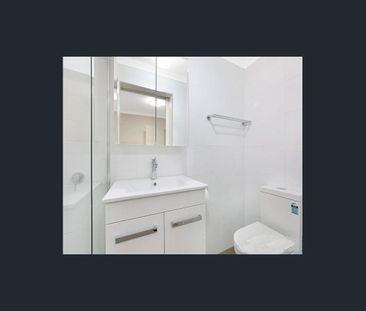 One bedroom Unit,Convenient loc to Uni, Shop - Photo 3