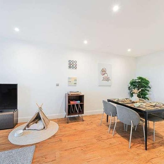 Uncle Colindale, Colindale, NW9 - Photo 1