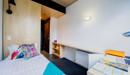 3 Bedroom Apartment multi-share - Photo 2