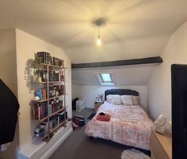 4 bedroom terraced house to rent - Photo 3