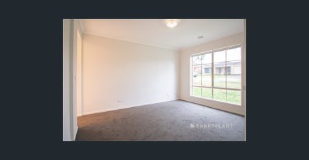 Freshly Updated Family Living in a Prime Location - Photo 3