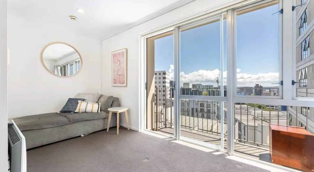 2 Bedrooms Apartment in City Centre - Photo 1