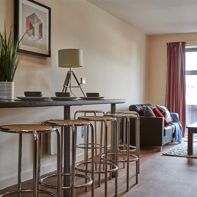 1 bedroom in a flat share to rent - Photo 1