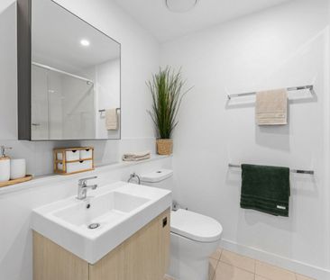 Stylish 2-Bedroom Urban Retreat in Newstead with Luxury Amenities - Photo 2