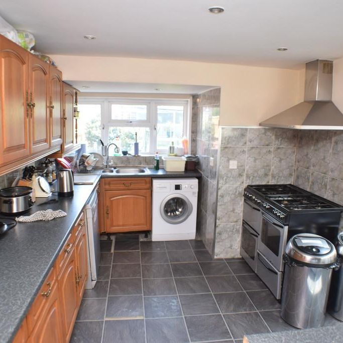 1 bedroom in a house share to rent - Photo 1