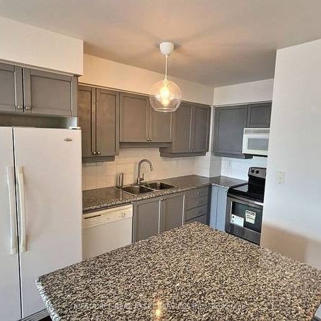 Yonge St./Sheppard Ave. Stunning 1Bdrm Upgraded Full Kitchen Near Sub - Photo 1