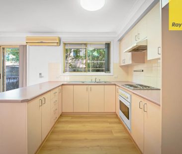 SUN-FILLED TWO BEDROOM TOWNHOUSE LOCATED IN QUIET LEAFY BLOCK - Photo 5