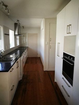 Sunny and warm standalone house - Photo 1
