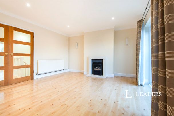 3 bedroom maisonette to rent Hitchin Road, Shefford, Bedfordshire, SG17 - Photo 1