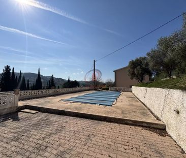 Location Maison 6 pièces 201m² LE CASTELLET 83330 - Photo 4