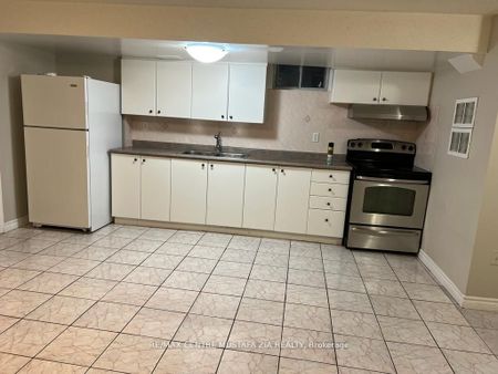 For Lease - 1088 Windbrook Grove Unit# Bsmt, Mississauga, Ontario - Photo 3