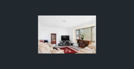 Bright 4-Bedroom Living in a Peaceful Crescent - Photo 4