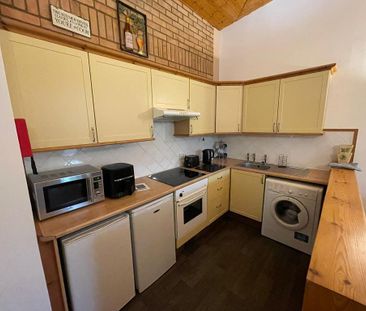 1 bedroom ground floor flat to rent - Photo 5