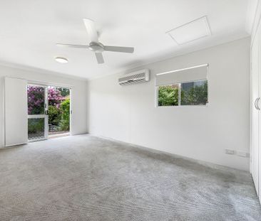 Charming Home in Palmwoods with Solar & Lawn Maintenance Included! - Photo 2
