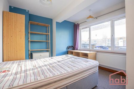 1 bedroom in a house share to rent - Photo 3