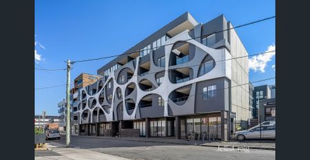 Top Floor Apartment - Photo 5