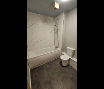 2 Bed Flat, Park West, NG7 - Photo 4