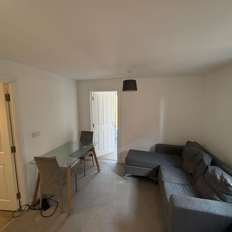 2 bedroom flat to rent - Photo 1