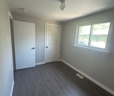 For Lease - 199 Avondale Boulevard Unit# Unit 2, Brampton, Ontario - Photo 3