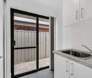 LOW MAINTENANCE LIVING IN FANTASTIC SOUTH BUNBURY - Photo 6