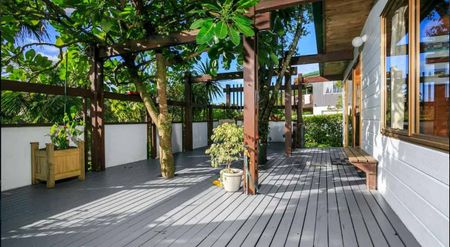 4 B/R, large family home, Long Bay College zone - Photo 4