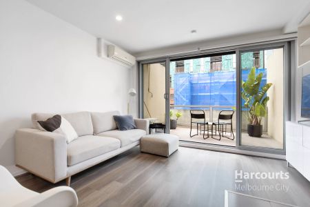 Modern Fully Furnished Space! - Photo 2
