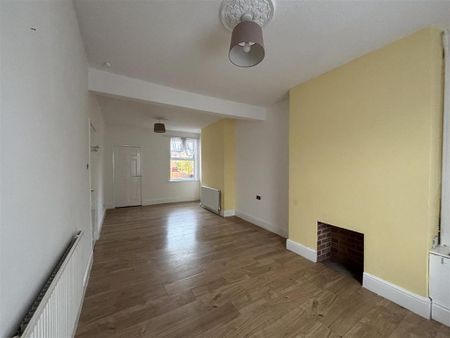 3 bedroom terraced house to rent - Photo 5