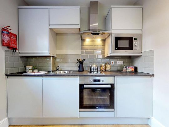 Studio to rent - Photo 1