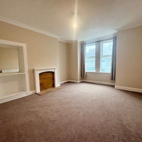 Oxford Avenue, Plymouth - Photo 1