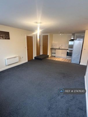 2 bedroom flat to rent - Photo 1