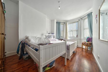 Hazelwood Lane, Palmers Green - Photo 3