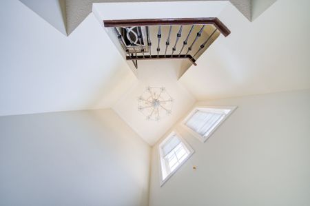 For Lease - 68 Redstone Road, Richmond Hill, Ontario - Photo 3