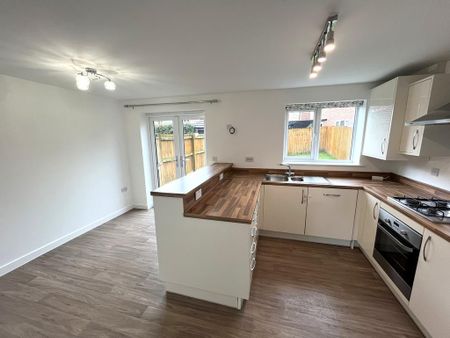 3 bedroom detached house to rent - Photo 5