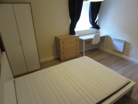 3 bedroom apartment to rent - Photo 5