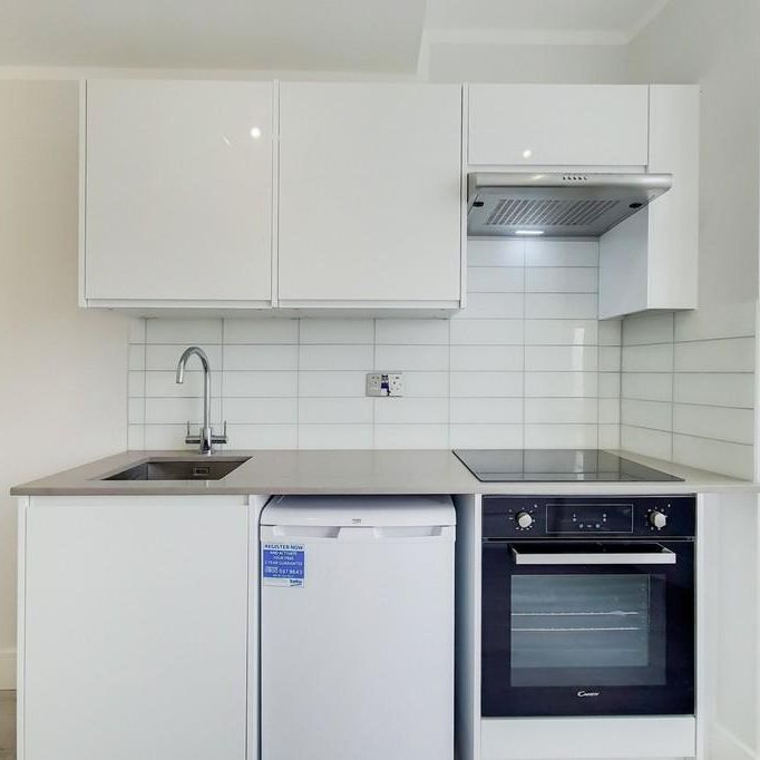 Studio to rent - Photo 1