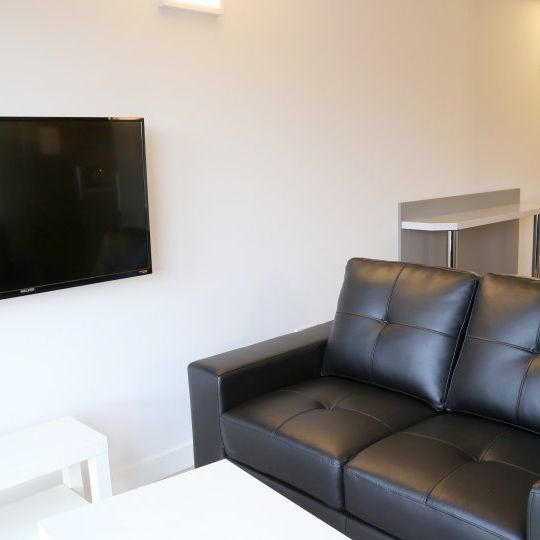 Room for rent in 8-bedroom apartment, Stoneybatter, Dublin - Photo 1